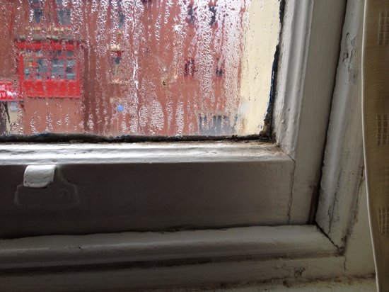 bedroom-window-freezing-new-york